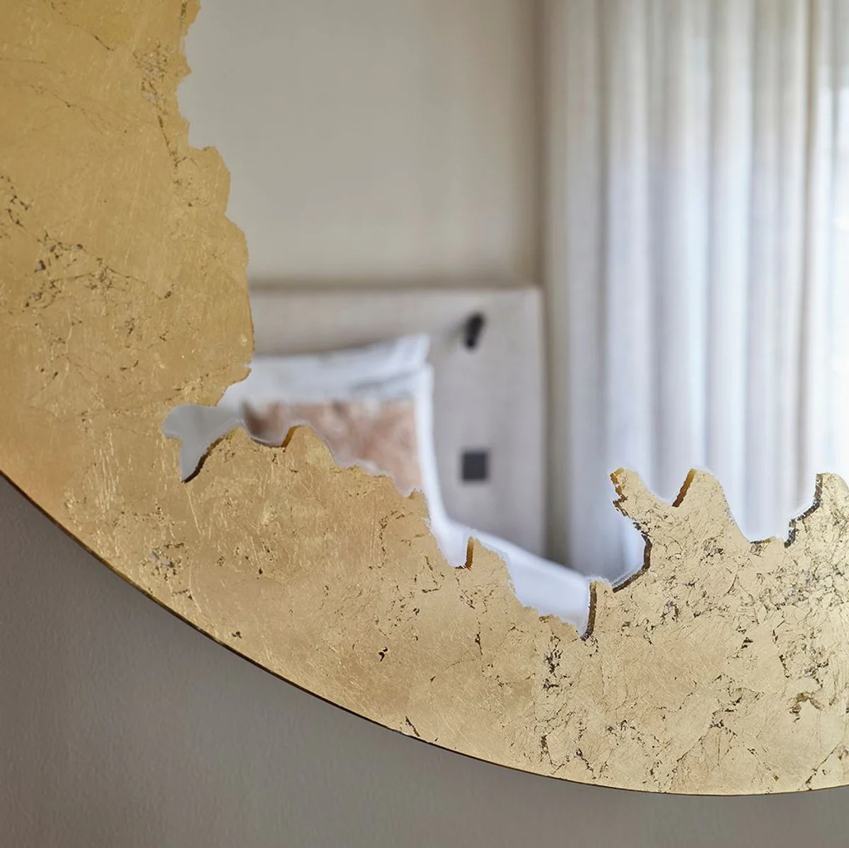 Luxury wall mirror gold Ø 70 cm - round living room mirror - bedroom mirror - cloakroom mirror - luxury furniture - luxury interior - luxury quality